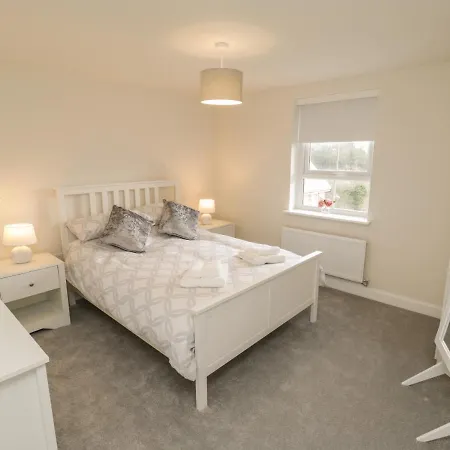 Valley View Apartment