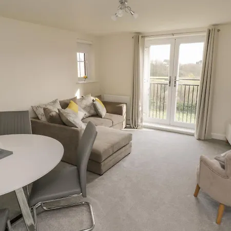 Valley View Apartment